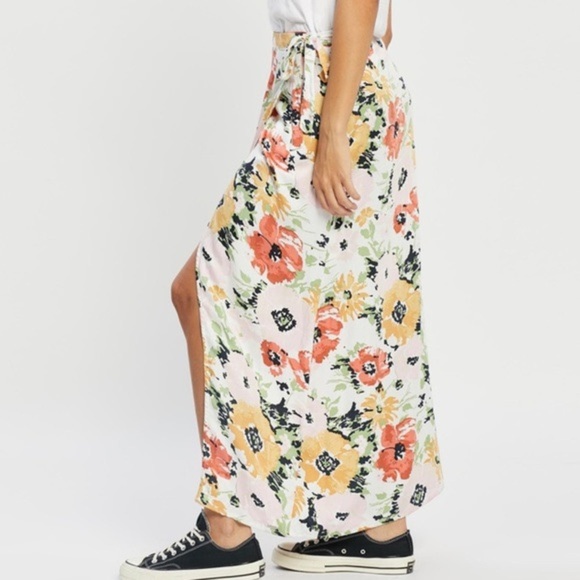 VOLCOM Women's Surfbird Skirt floral genuine wrap skirt 100% modal XS - Picture 2 of 6